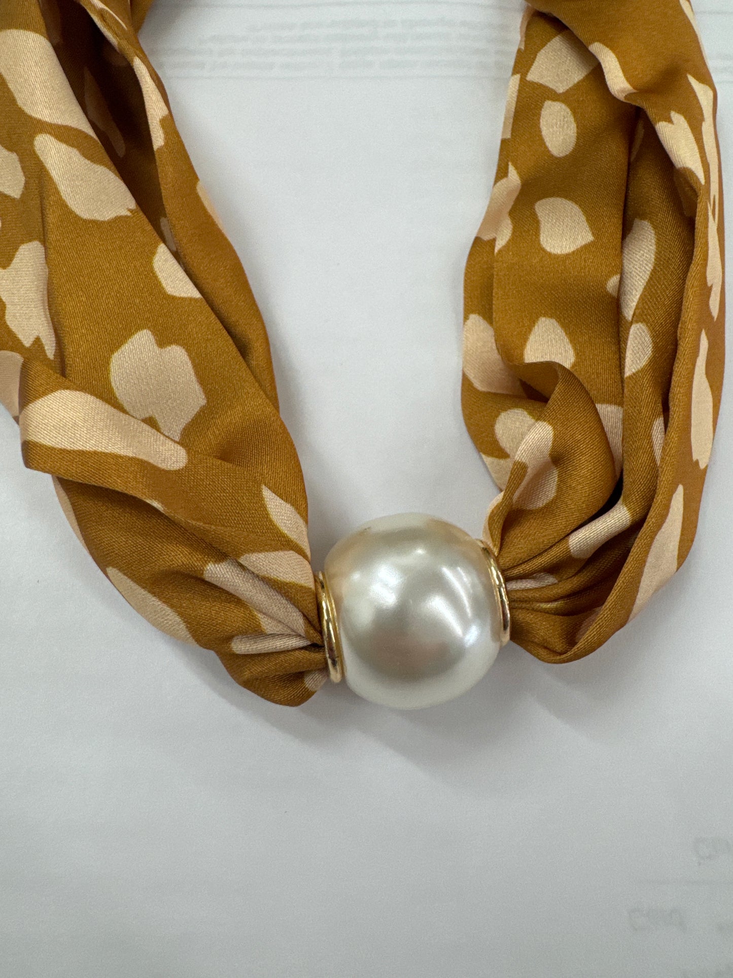 Deer Print Pearl Necklace