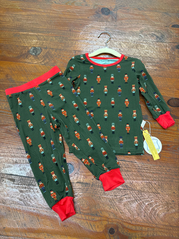 Green Nutcracker Set