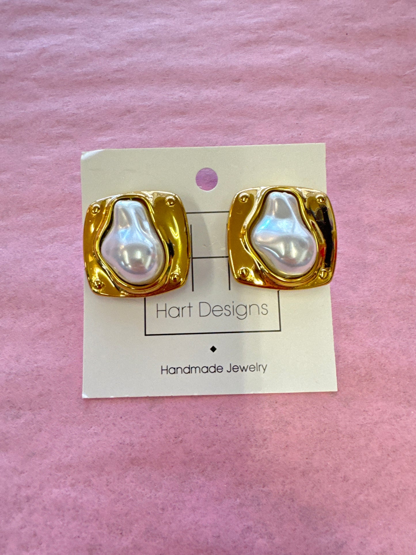 Hart Designs Gold Oyster Earrings