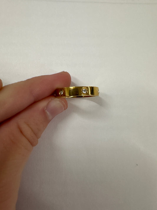 Gold ring  w diamonds