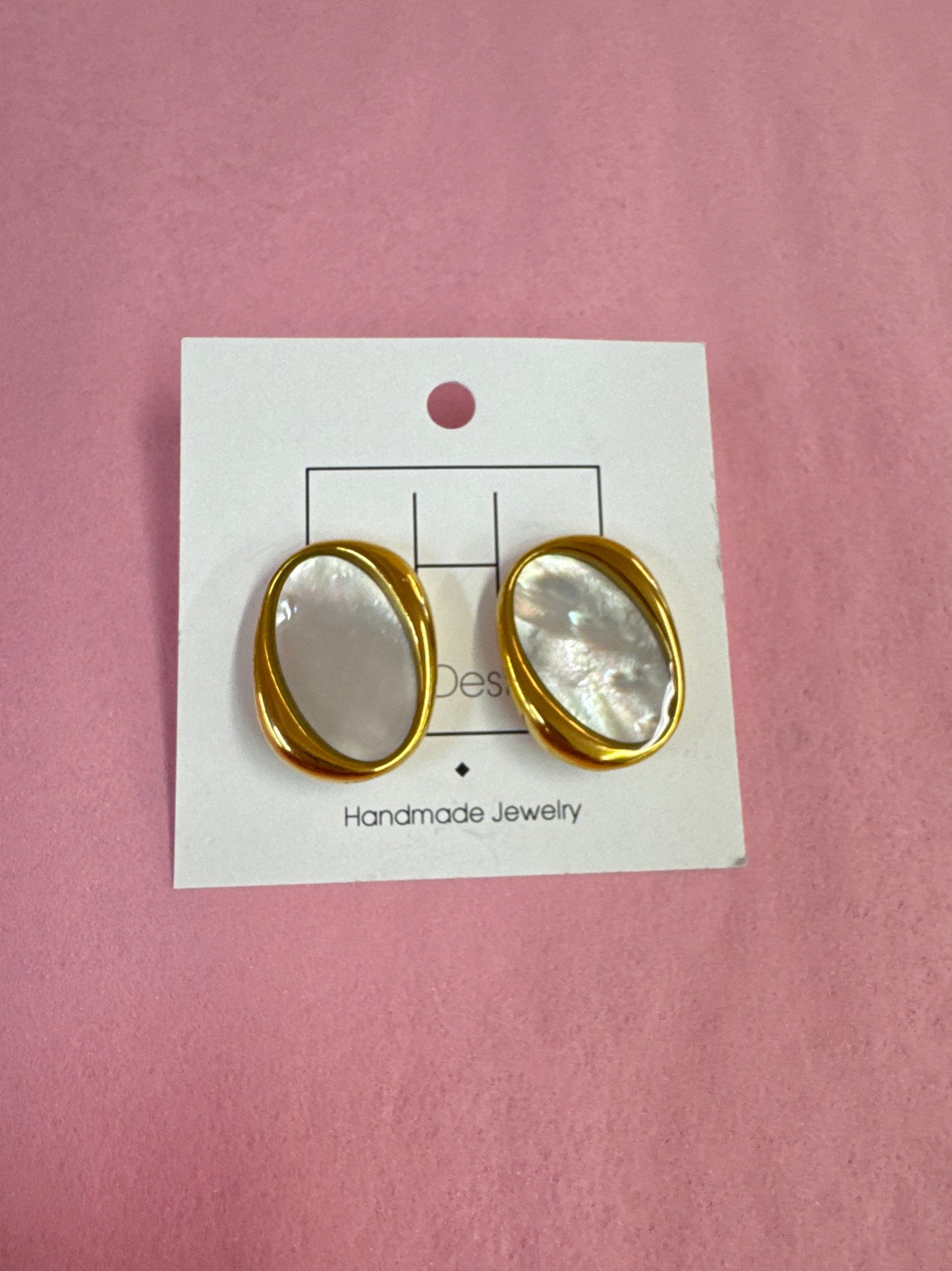 Hart Designs Oyster Earings