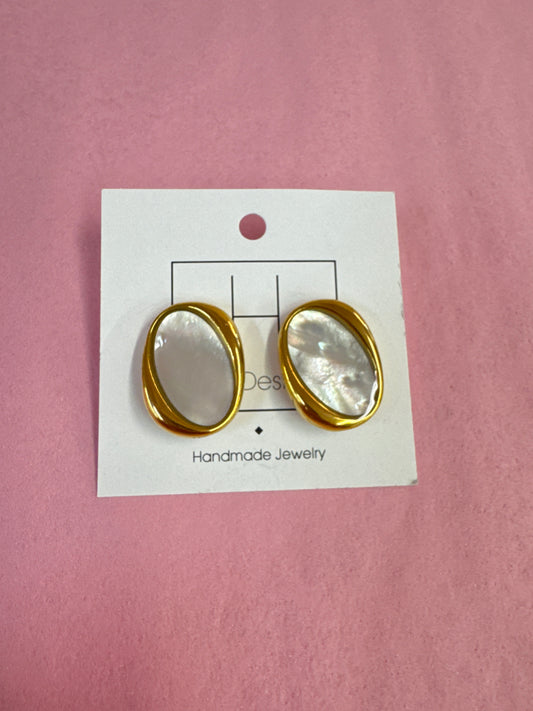 Hart Designs Oyster Earings