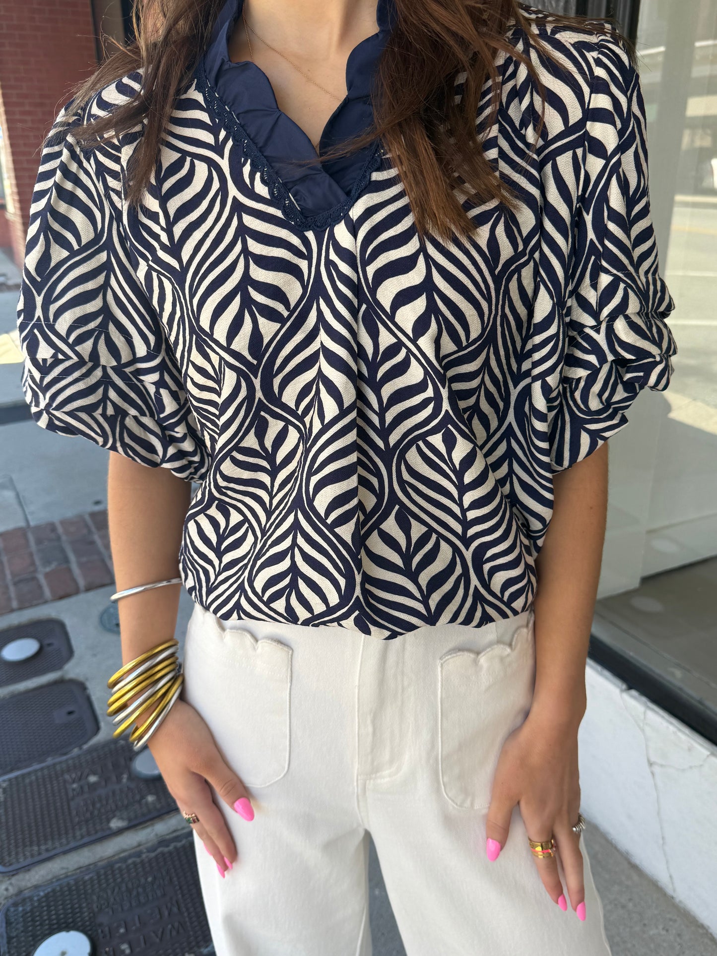 NAVY PRINTED PUFF TOP