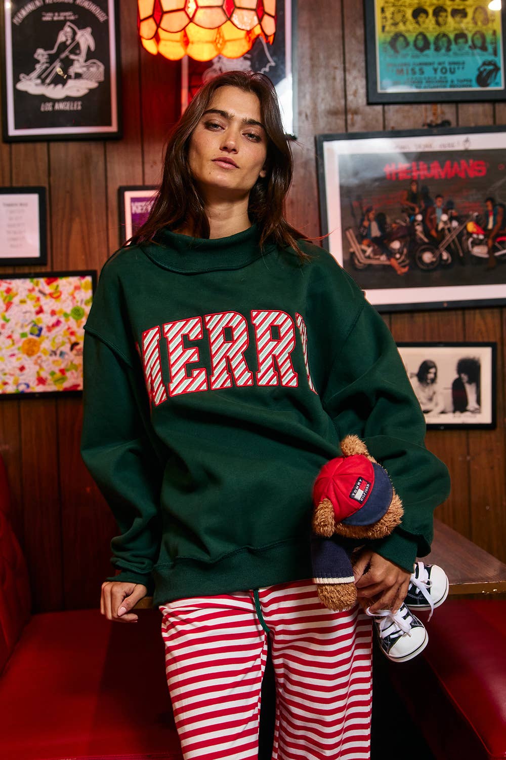 IT2594E-MERRY2 | 'MERRY' Embroidered Mock Neck Sweatshirt